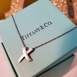 Tiffany & Co. X pendant necklace by Paloma Picasso